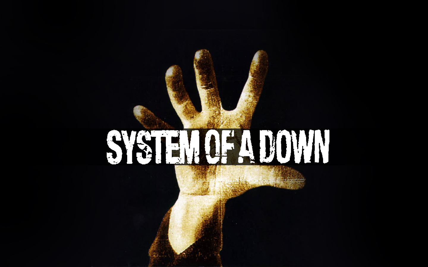 La main de System Of A Down vous attrape!