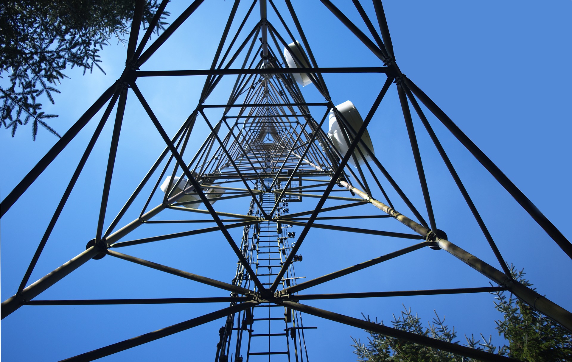 cell-tower-2252153_1920